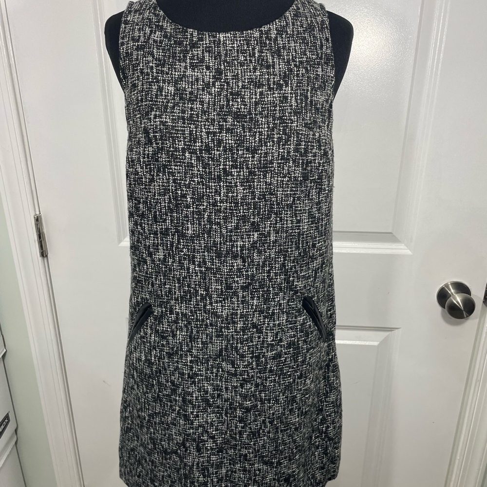 Loft Elegant Black and White Tweed Dress Size 2P CB-